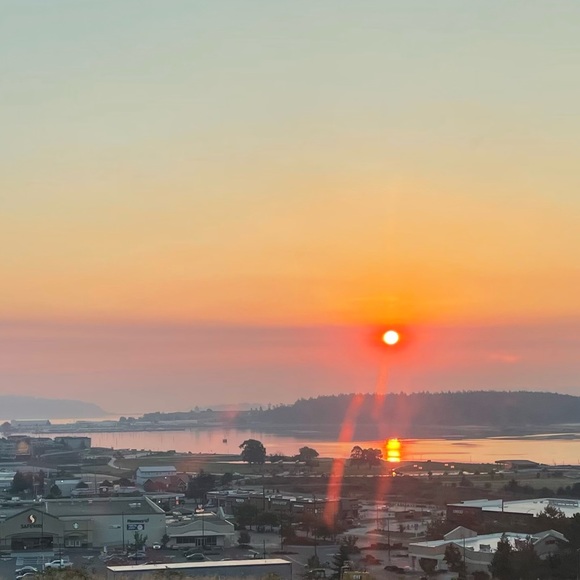 Meet your Posher, Nichole - Picture 10 of 10